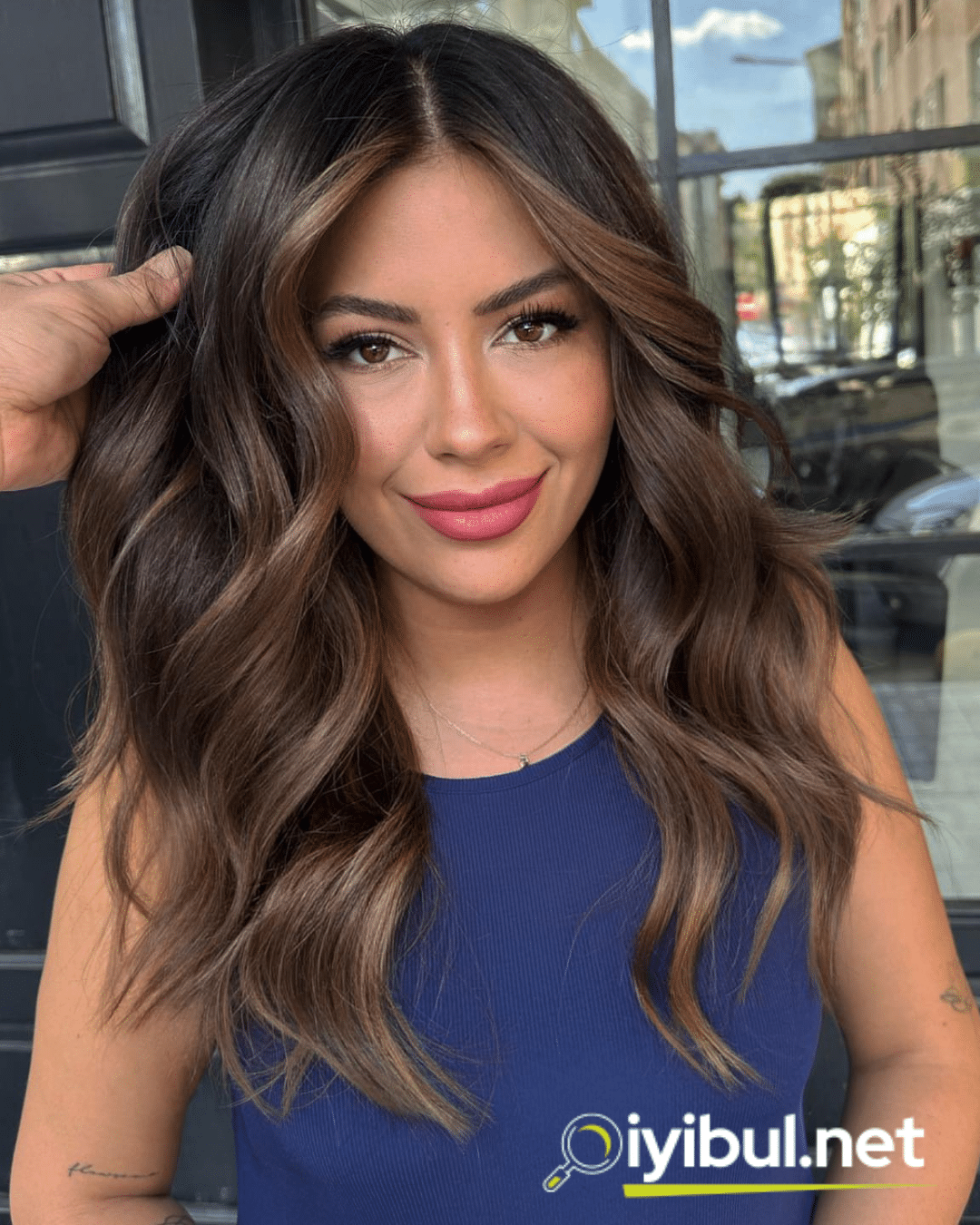 siyah saça ışıltı